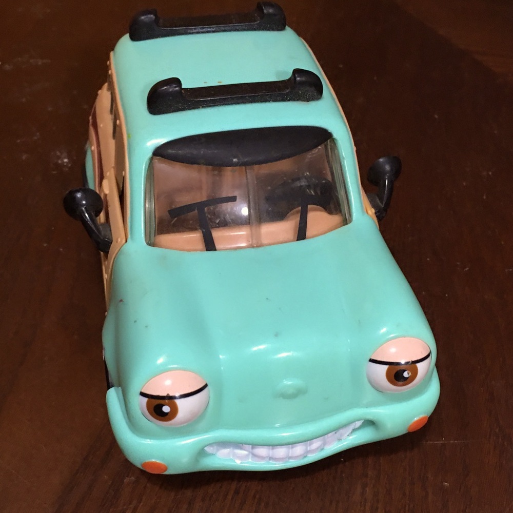 Chevron Cars Woody the Wagon No. 16